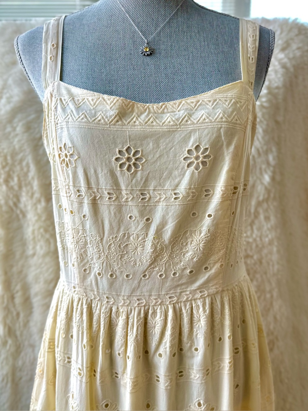 LÉA Butter Yellow Embroidered Sleeveless Cotton Dress w/Pockets! | Sz L